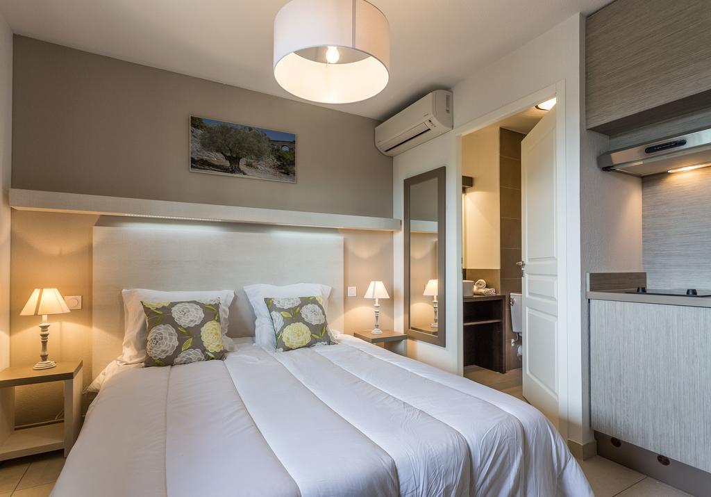 Residhotel Residence Pont Du Gard Remoulins Bilik gambar