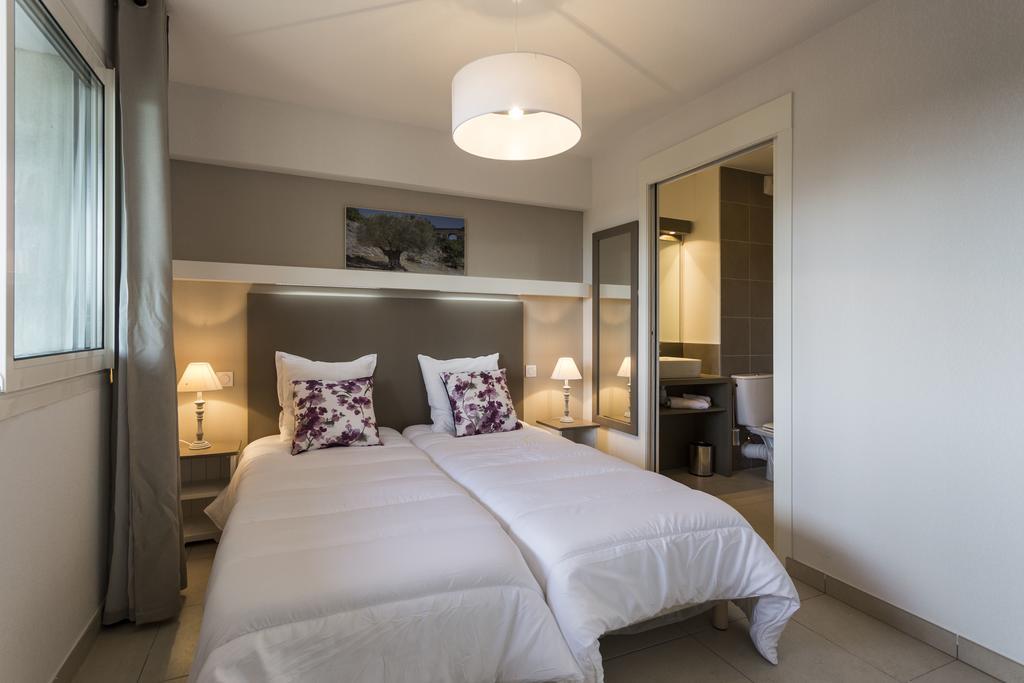 Residhotel Residence Pont Du Gard Remoulins Bilik gambar
